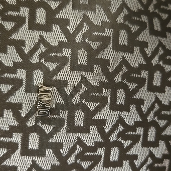 NWT DKNY CROSSBODY - Picture 2 of 4